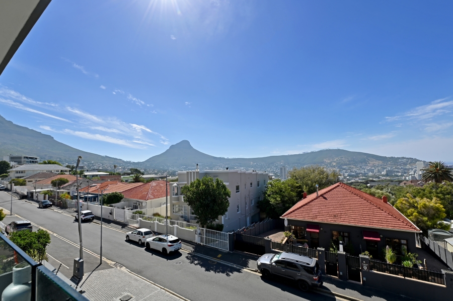 2 Bedroom Property for Sale in Vredehoek Western Cape